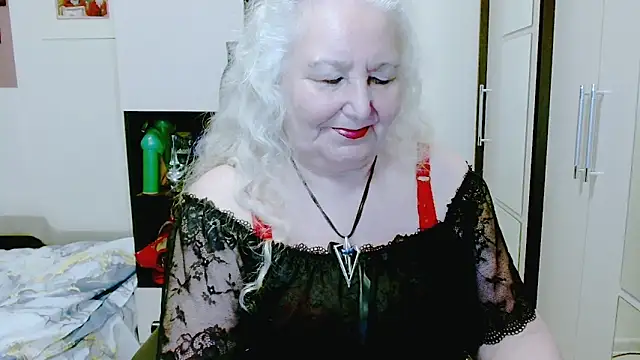 GrannyAlisa's Live XXX Chat