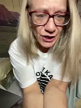 Show de TrenaAnne na webcam