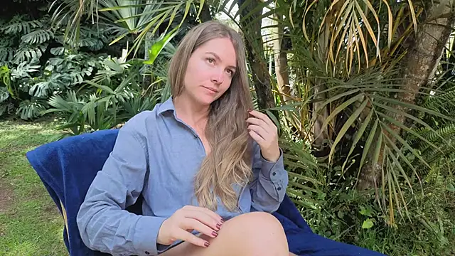 Angiehuston1: απευθείας συνομιλία ΧΧΧ