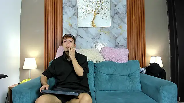 AVENGER_BOYS2026 élő XXX-chatje