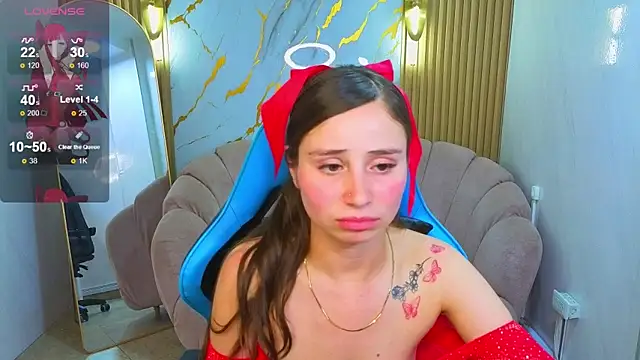 Ariana18_b 即時 XXX 聊天