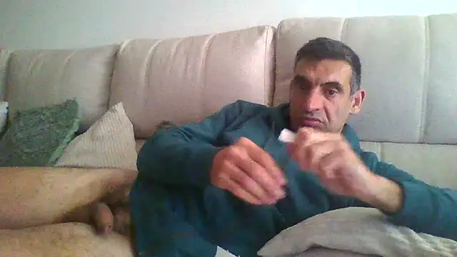 Show modela robertosalido73 na web-kameri