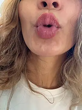 cuteluci_ Live XXX-chat