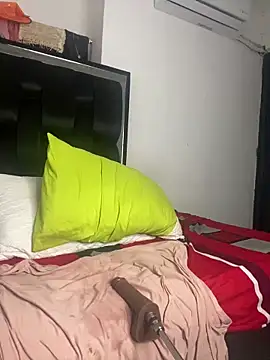 lucihornymilf 即時 XXX 聊天