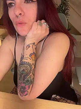 LunaMoongirl Chat XXX live