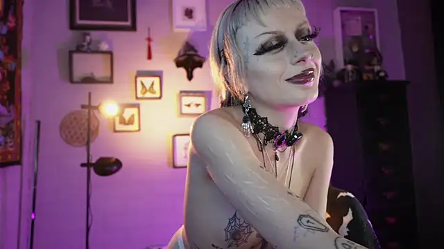 insania_9999_ Live XXX-chat