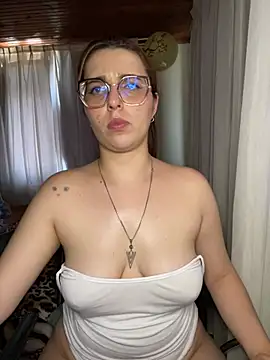 CoraVibes: онлайн-секс-чат