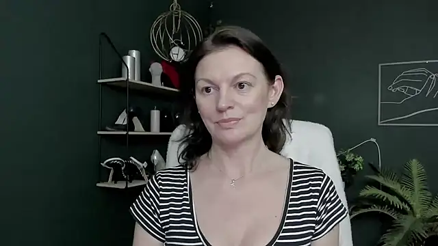 VivianWILD Chat XXX live