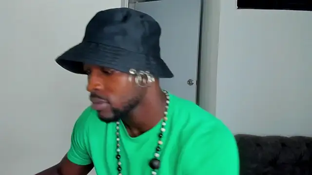 Dylan_Taylorのウェブカメラショー