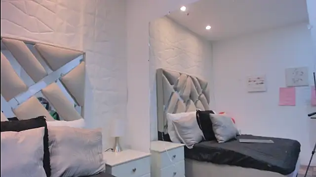 raquell_moore's Webcam Show