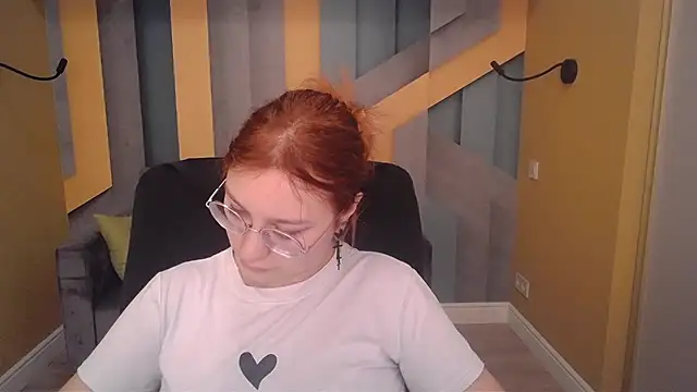 AngelinaLow Adlı Modelin Canlı XXX Sohbeti