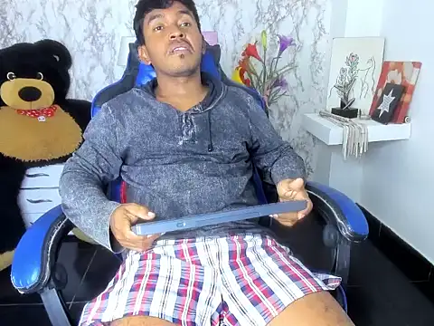 Chat +18 de Adam_Morgan2 ao vivo