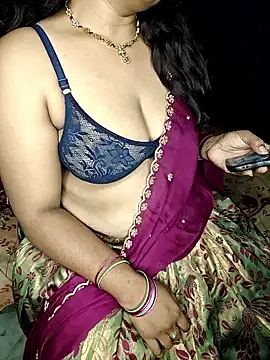 Shreya8999's Webcam Show