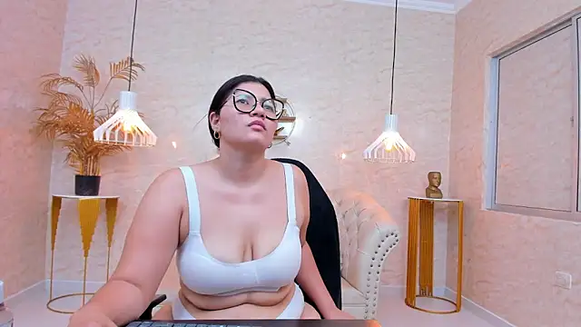 Mia_Curvyy Obrolan Langsung XXX