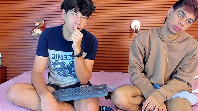 peakk_twiinns webkamerás műsora