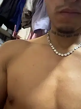 Chat +18 de Spicy_Clay ao vivo