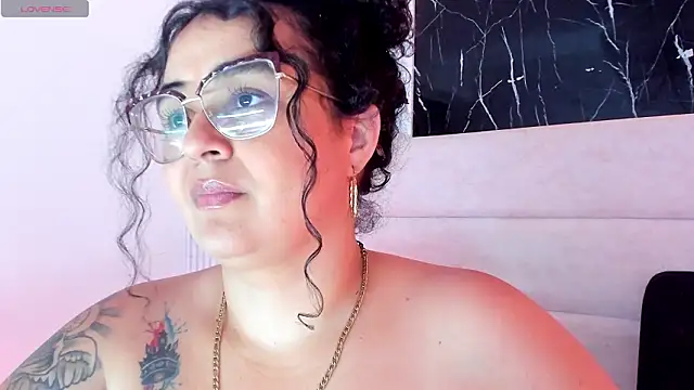 Chatroom XXX en direct de Reginavegaa