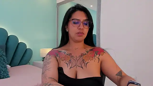 sharlott18 Chat XXX live