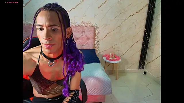 monserrat_petite Show in webcam