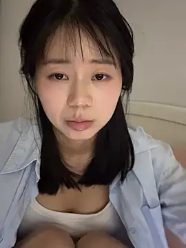 Nana-3 在線直播表演