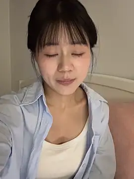 Nana-3 Chat XXX live