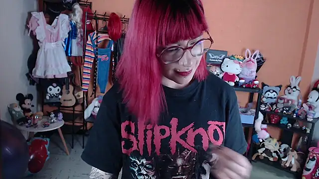 Chat +18 de MissMiia2 ao vivo