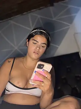 Chat +18 de Kaily_Sweet16 ao vivo