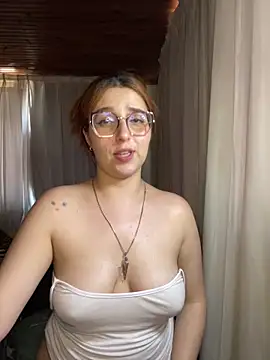 Živý XXX chat CoraVibes