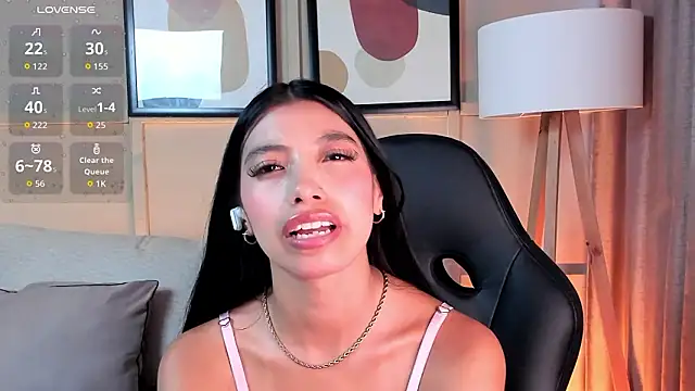 Tiffany_Low: онлайн-секс-чат