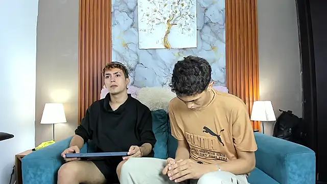 AVENGER_BOYS2026's Live XXX Chat