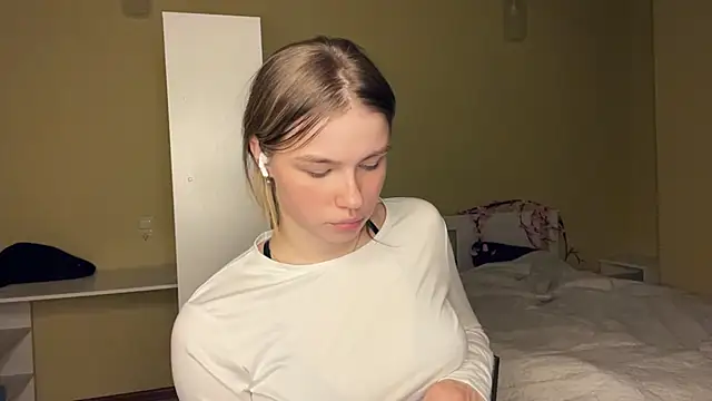 XXX chat uživo modela EarthaStinett