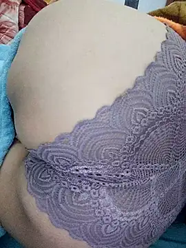 Chatroom XXX en direct de Haralushiaaa