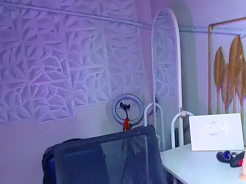 Онлайн чат XXX Horny_Alexa