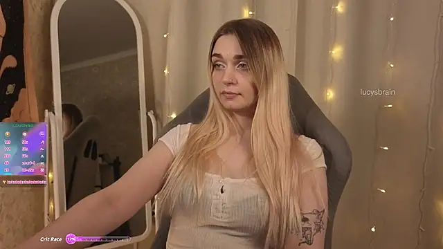 lucylucious Chat XXX live