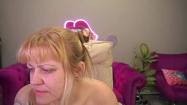 BellaLaPetit 现场XXX聊天