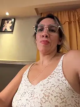 Gatitacarlita 现场XXX聊天