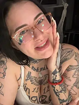 Chatroom XXX en direct de NyxTattoo