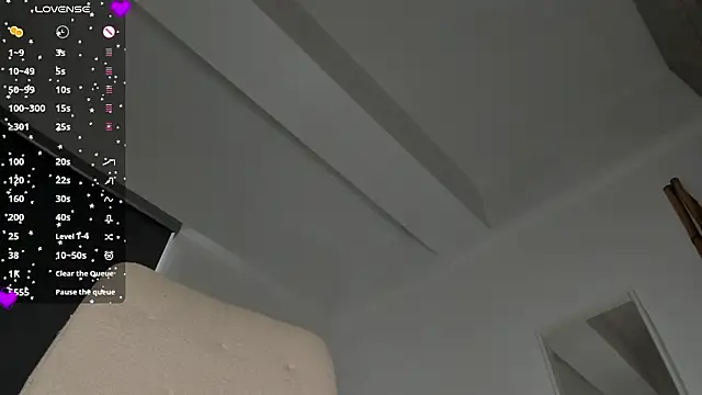 laura-hills18 Live XXX-chat