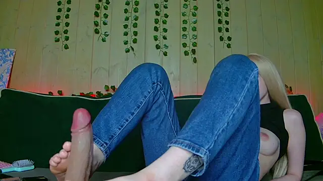 reze_daisies Chat XXX in diretta