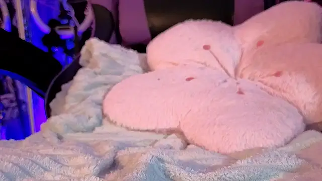 Gaia_Gatex live XXX chat