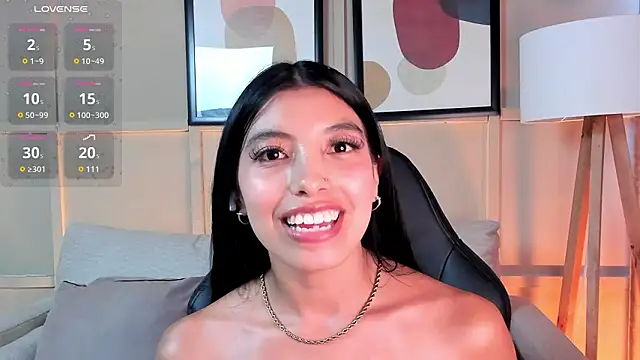 Tiffany_Low: онлайн-секс-чат