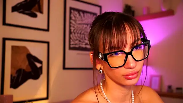 midnightbby_ Adlı Modelin Canlı XXX Sohbeti