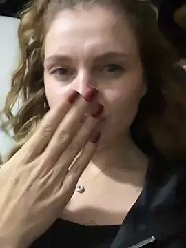 XXX chat uživo modela Emaline_Fane