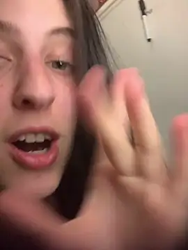 Chatroom XXX en direct de MiraStoorm