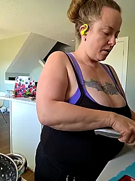 Živý XXX chat julimonroe