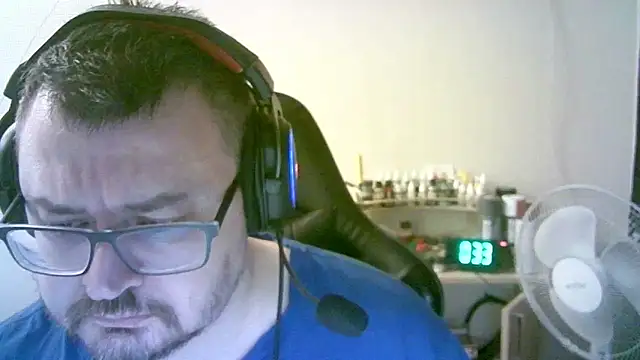 แชท XXX สดของ SirAbuser