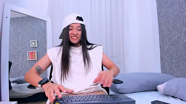 ViictoriiaSaenz live XXX chat