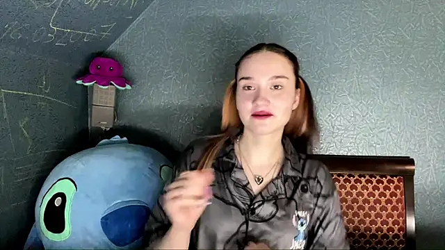 Chat +18 de CarmelaLiebherr ao vivo