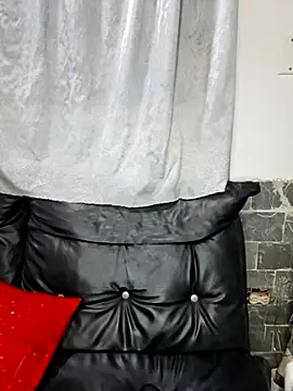 Cataleya_ja: διαδικτυακό σόου στην κάμερα