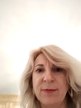 AhlyssaLove1155 Adlı Modelin Canlı XXX Sohbeti